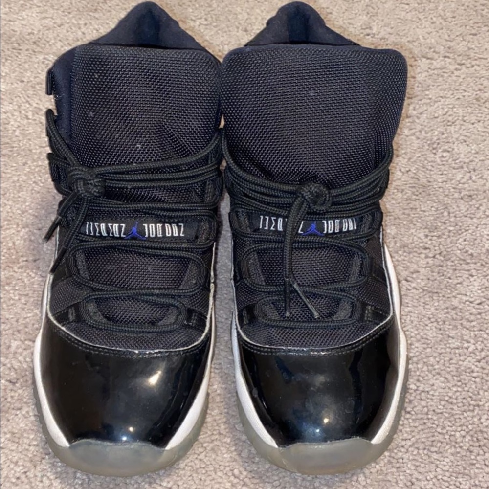 Jordan 11 retro GS “space jam”